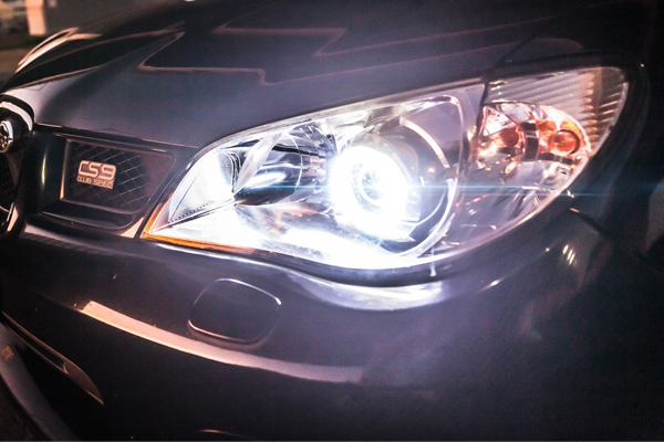 LED హెడ్‌లైట్లు మరియు HID లైట్లు అంటే ఏమిటి?