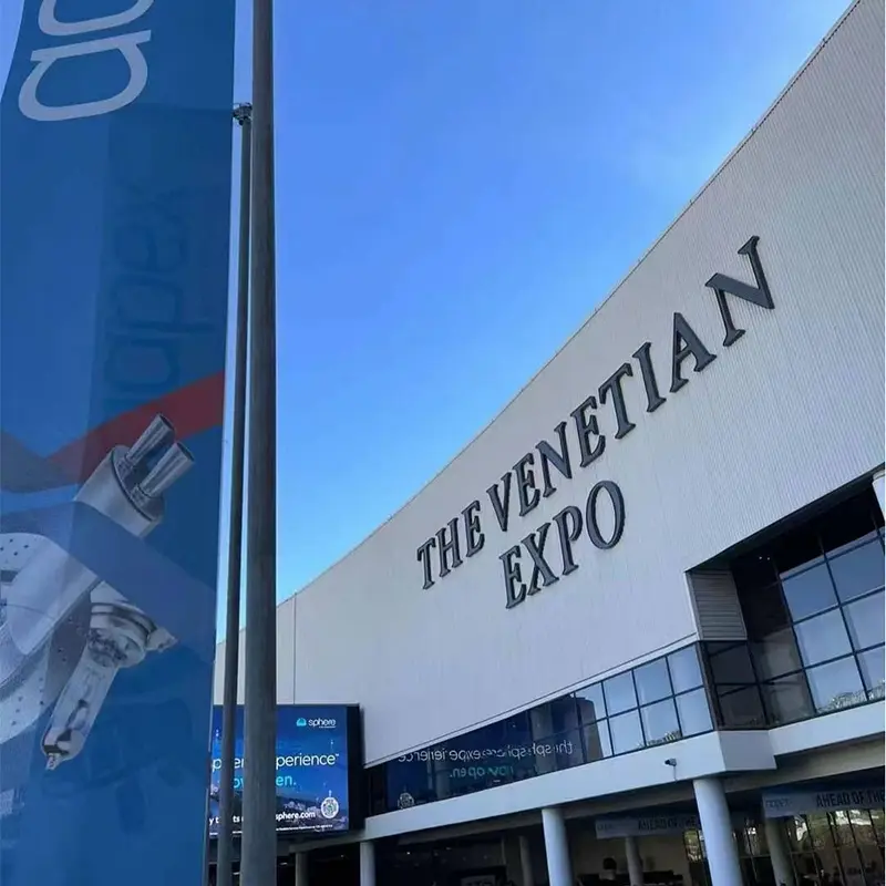 AAPEX 2023 లాస్ వెగాస్‌లో లక్స్‌ఫైటర్ కార్ లీడ్ హెడ్‌లైట్ షోకేసింగ్